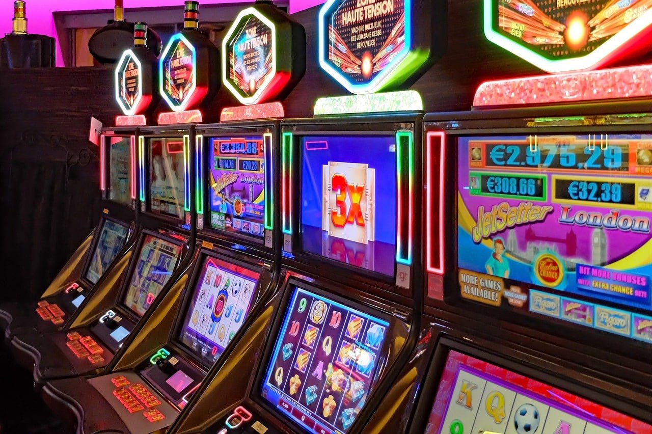 Responsible gaming section with adults only reminders on the bdt 3 homepage